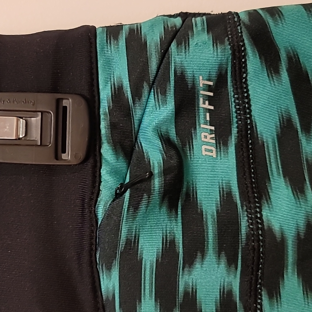 Womens Nike dri fit, Geometric Green, sz M - Picture 5 of 8